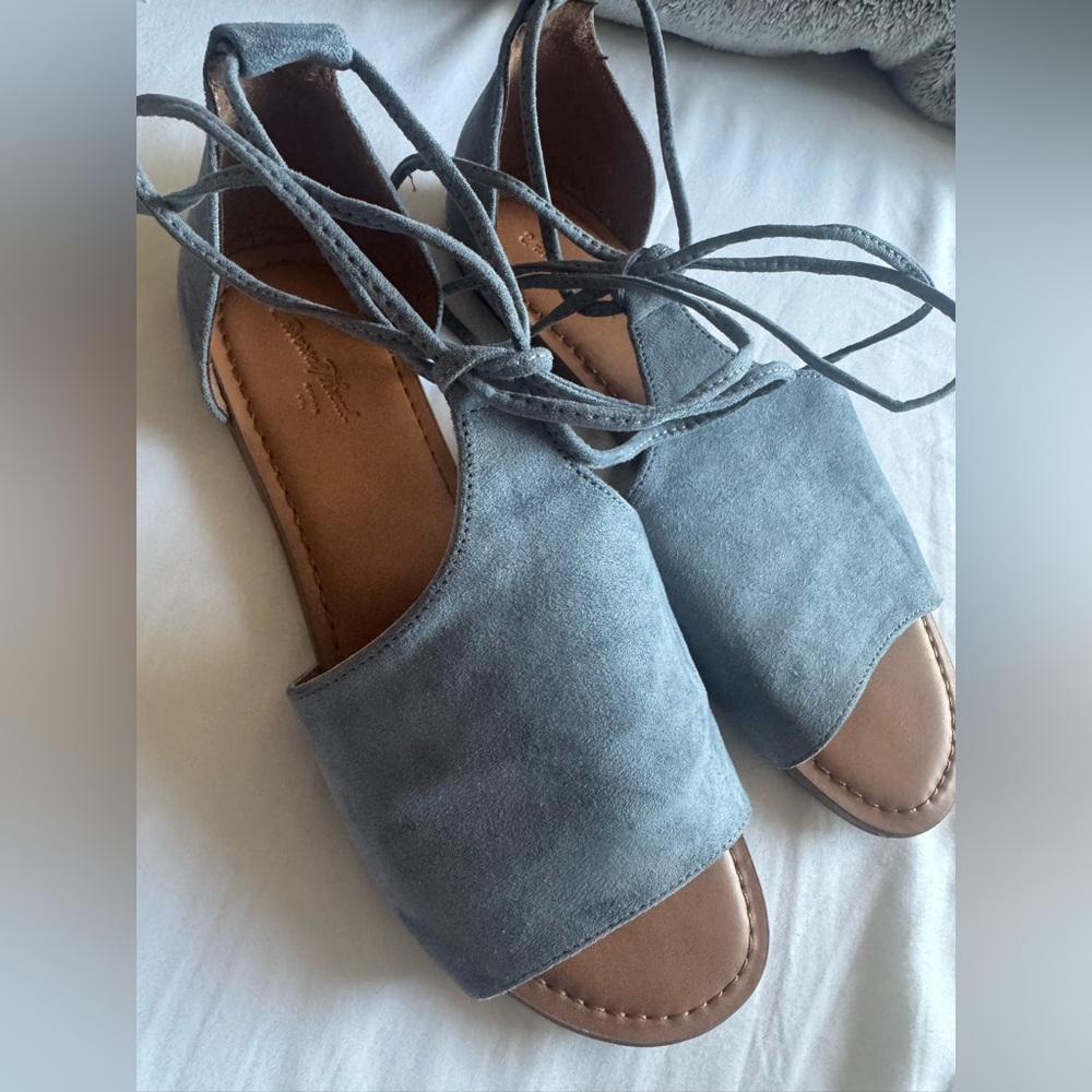 Universal Thread Blue Suede Sandals